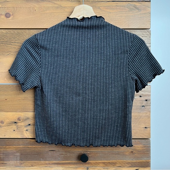 Black/Grey Cropped Ribbed Mock Neck Tee - Picture 2 of 5